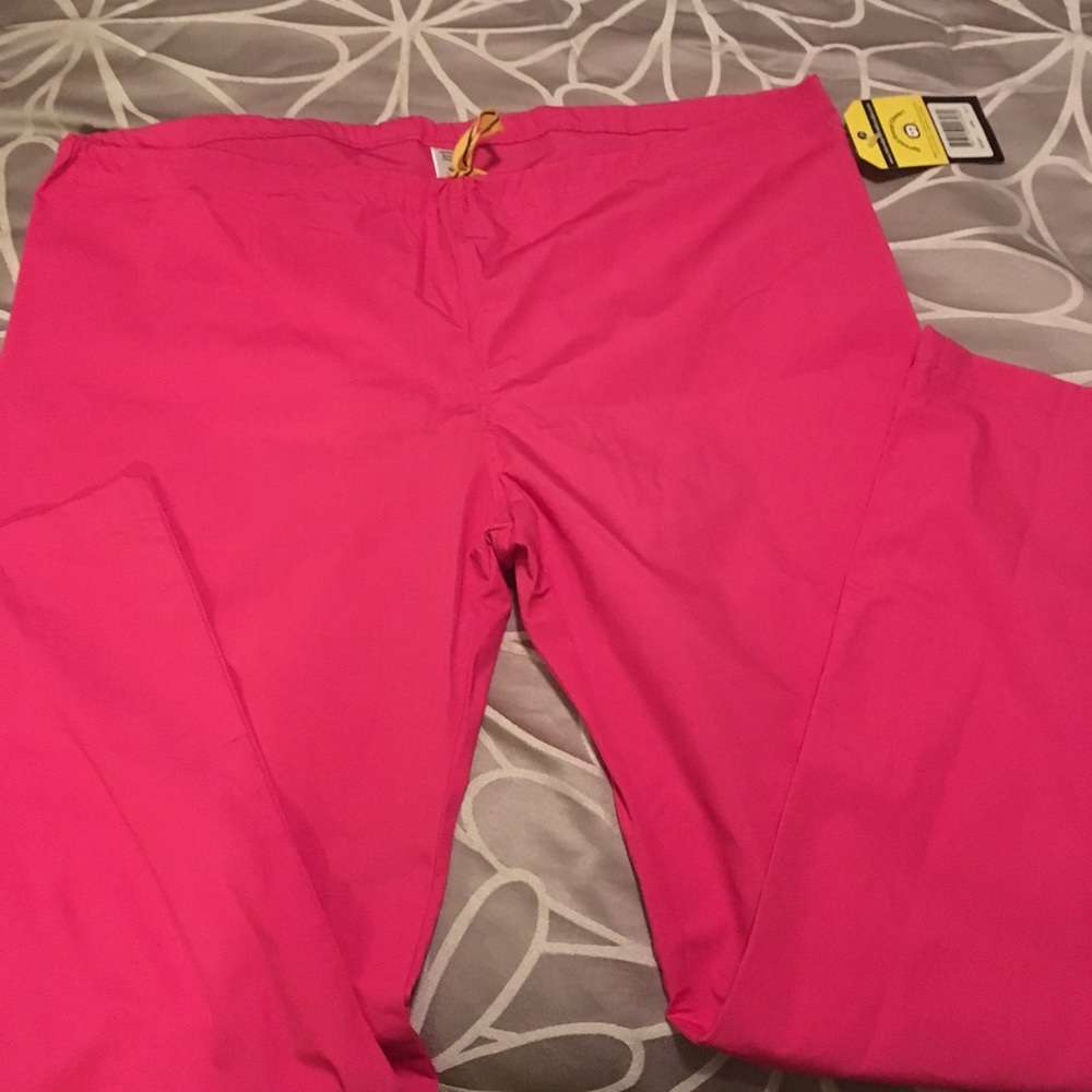 NWT Wonder Wink fuchsia scrub pants.  XL tall